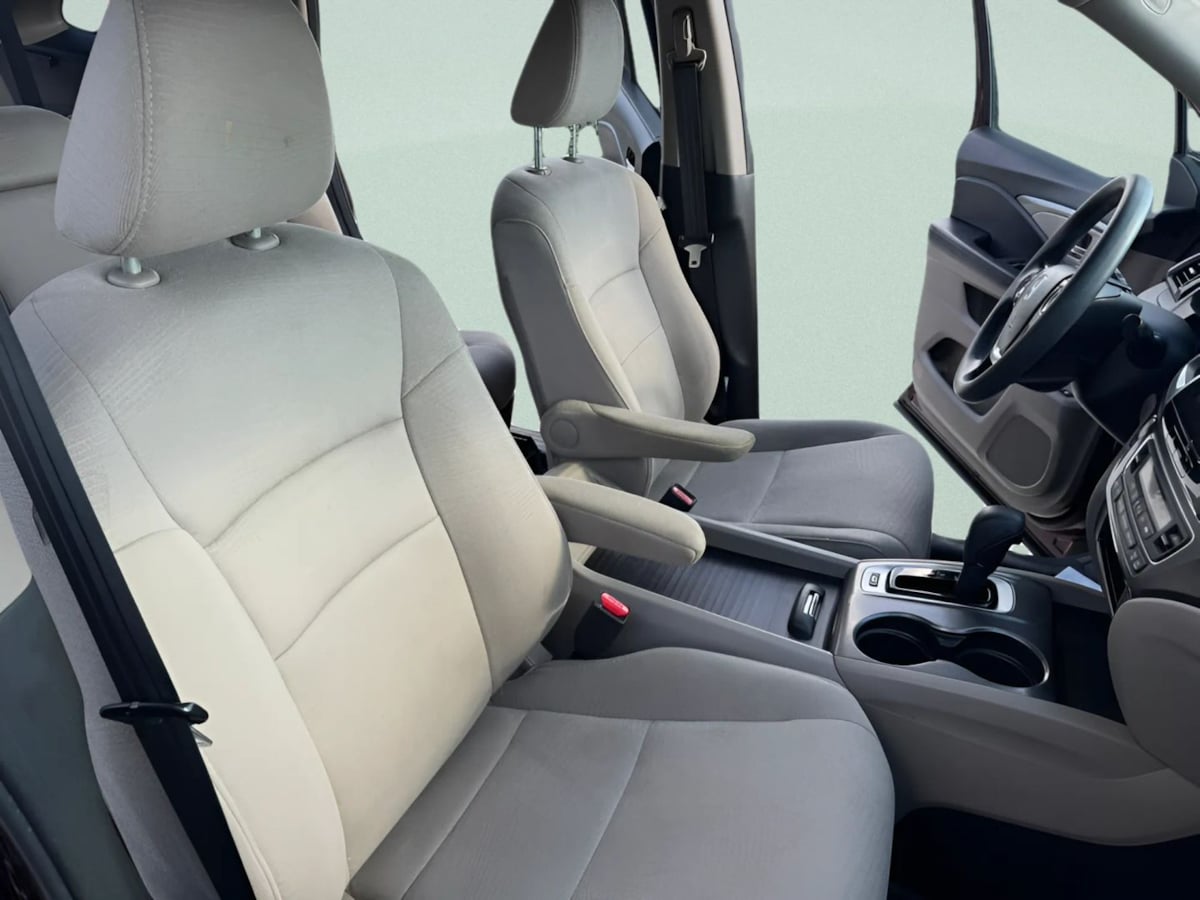 Photo 13 of this Honda Pilot
