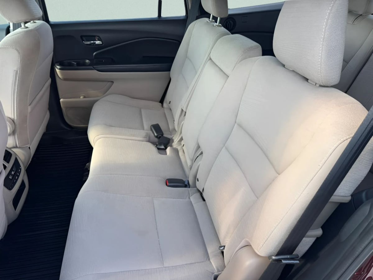 Photo 20 of this Honda Pilot