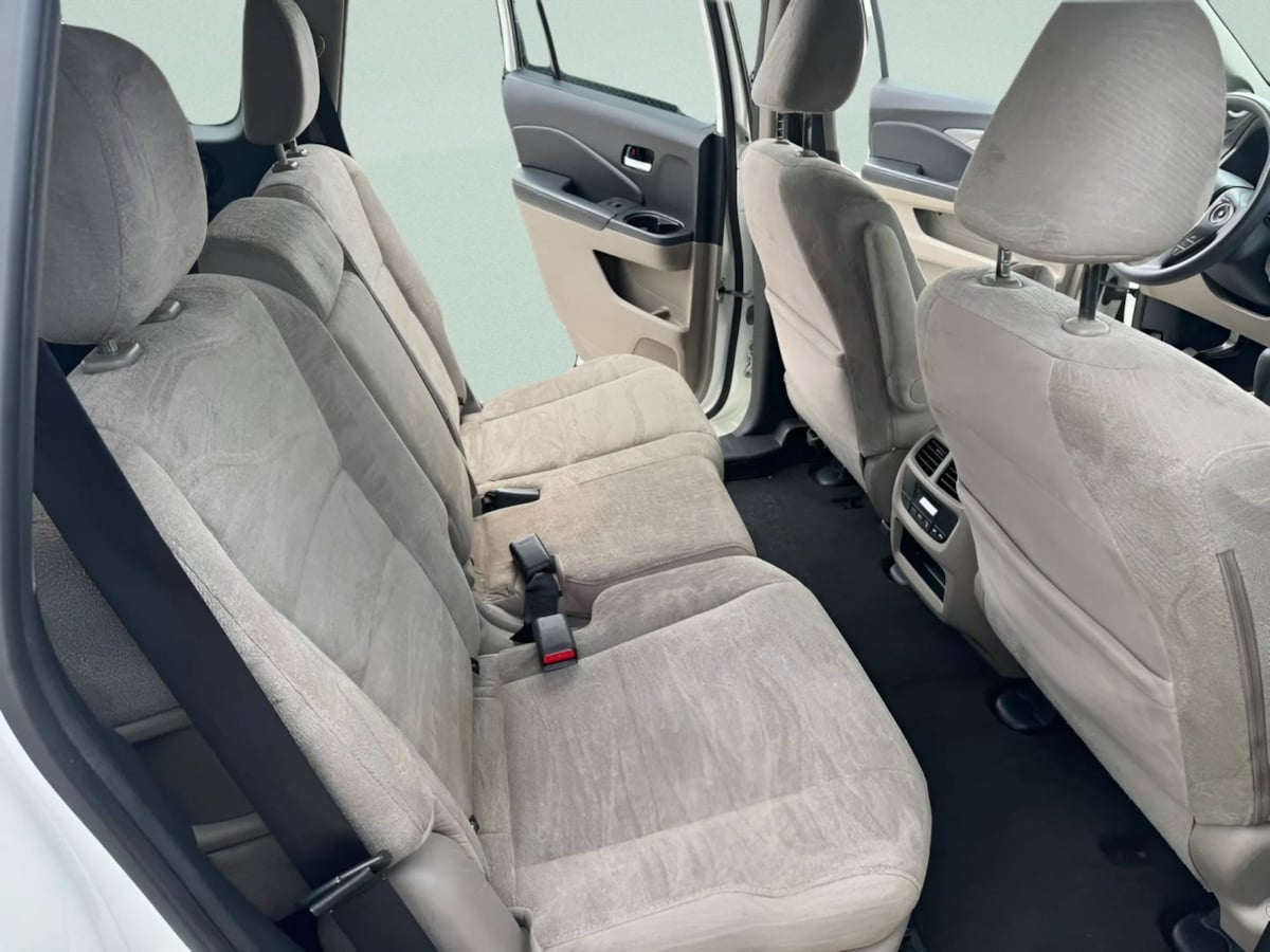 Photo 12 of this Honda Pilot