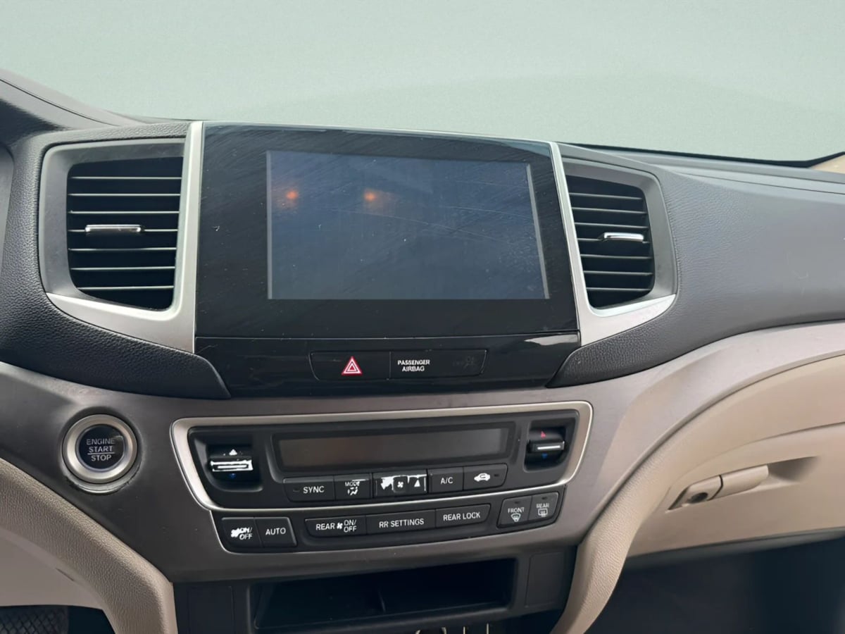 Photo 22 of this Honda Pilot