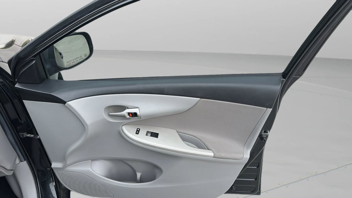 Photo 19 of this Toyota Corolla