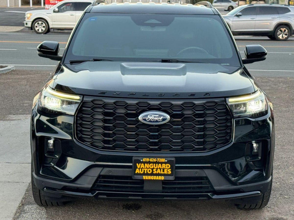 Photo 4 of this Ford Explorer