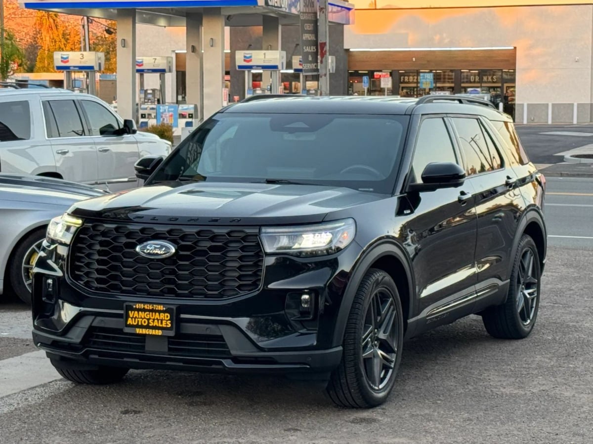 Photo 5 of this Ford Explorer