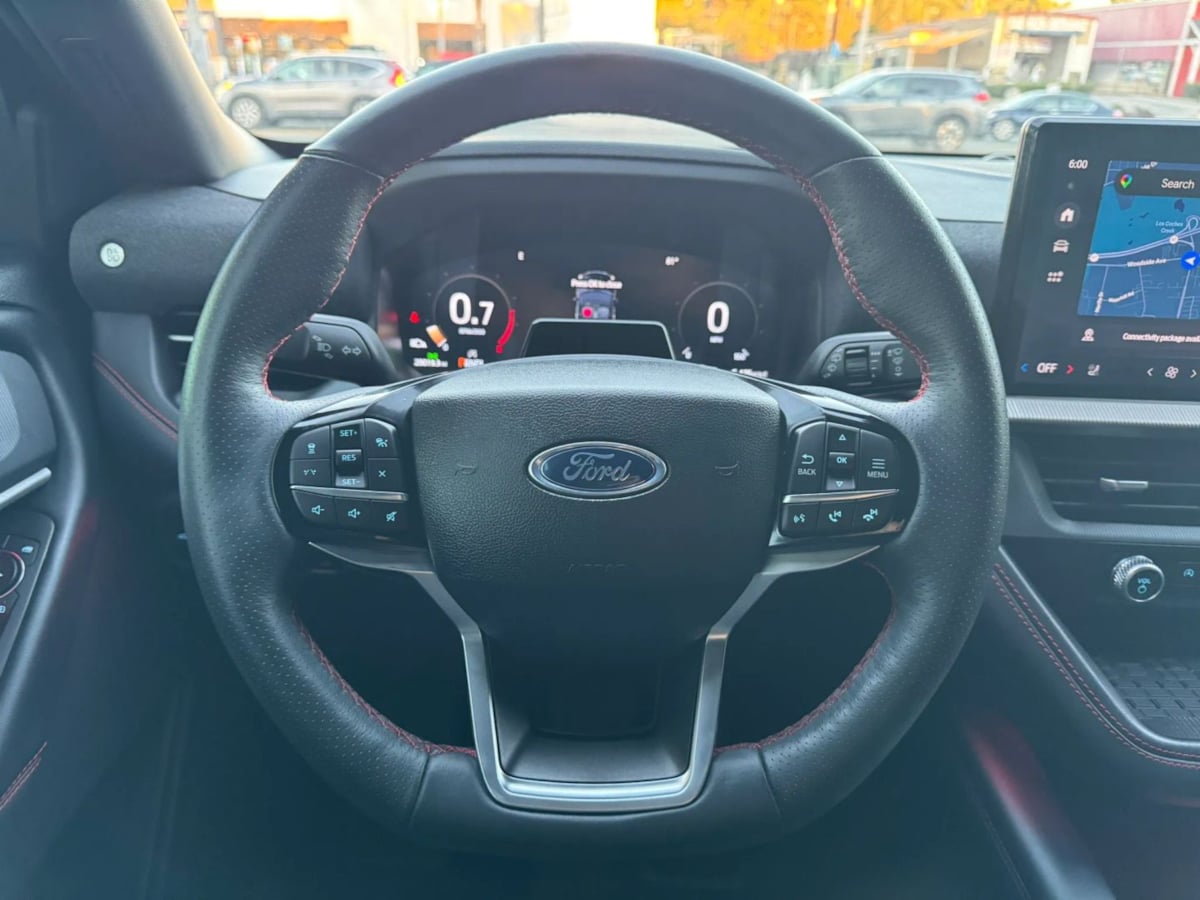 Photo 17 of this Ford Explorer