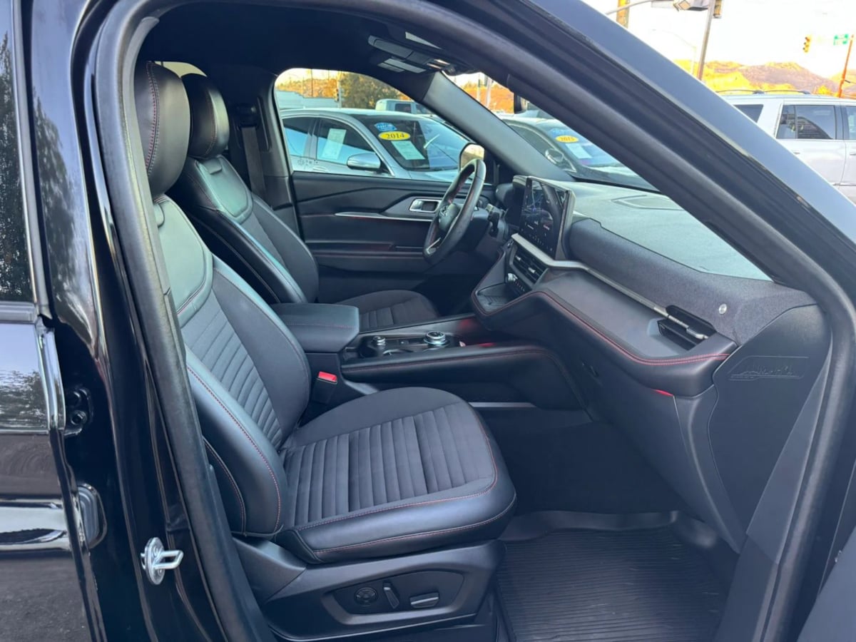 Photo 23 of this Ford Explorer