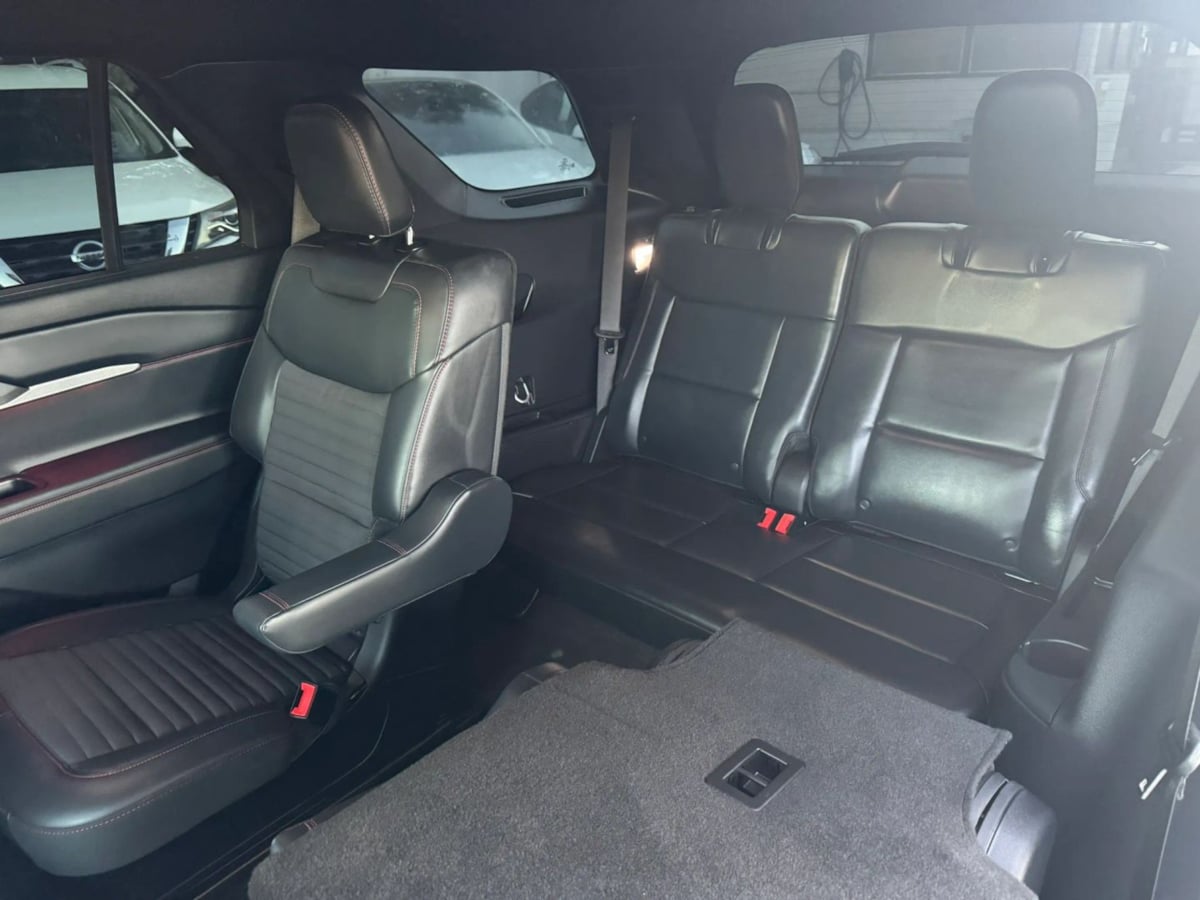 Photo 31 of this Ford Explorer