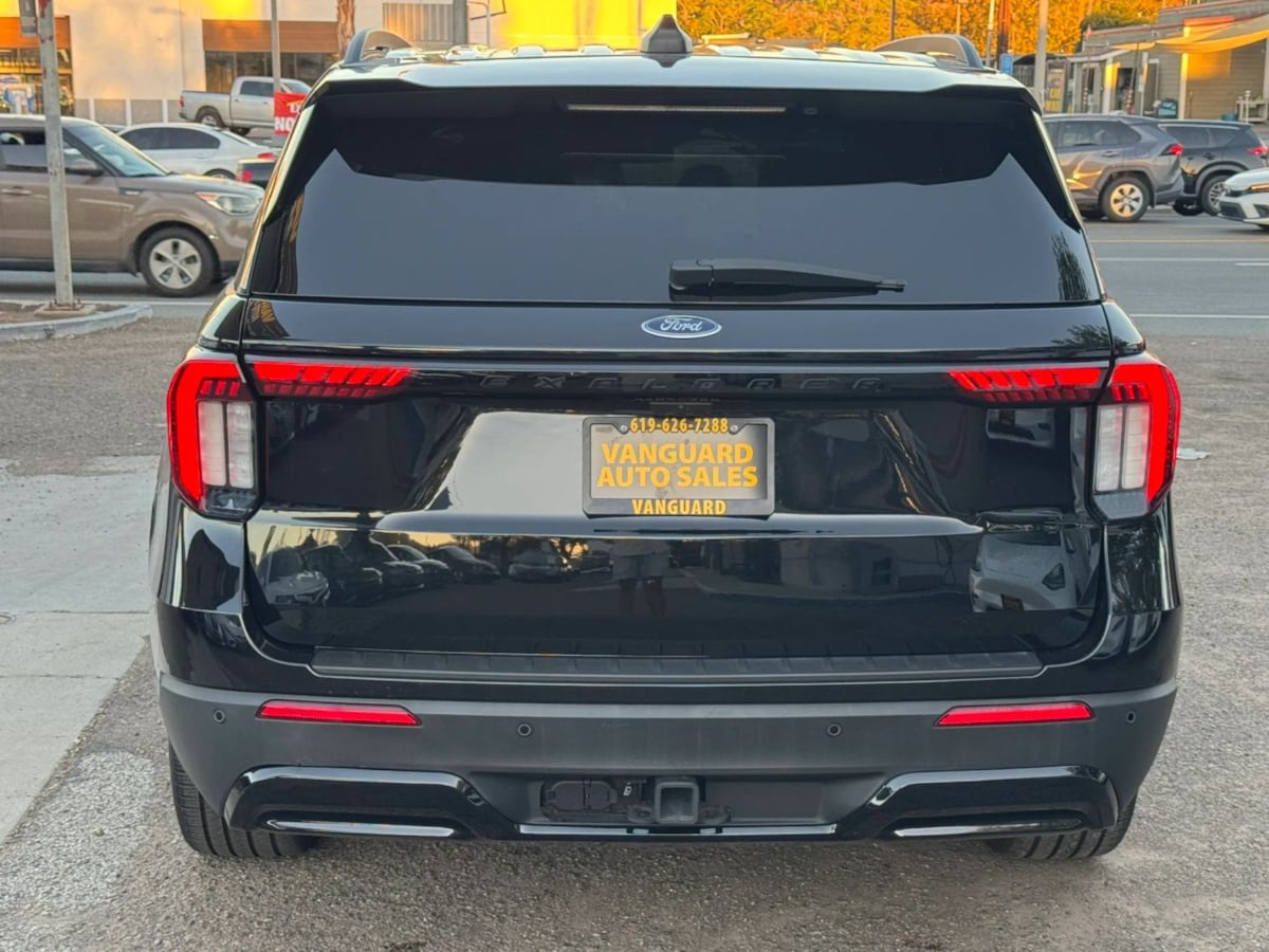 Photo 35 of this Ford Explorer