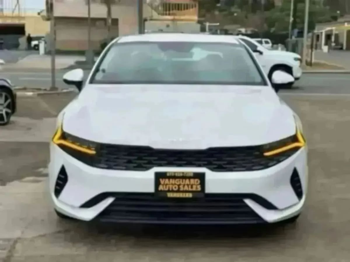 2023 Kia K5 LXS - Photo 4