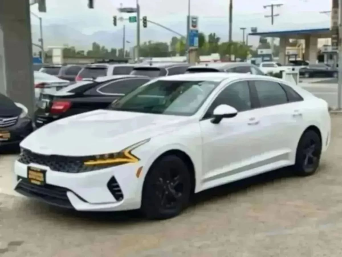 2023 Kia K5 LXS - Photo 7