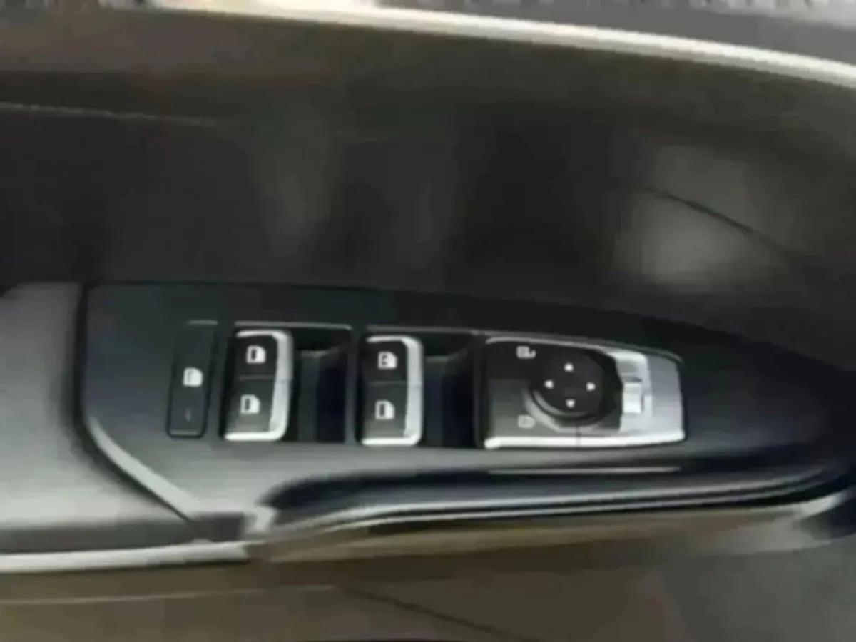 2023 Kia K5 LXS - Photo 16