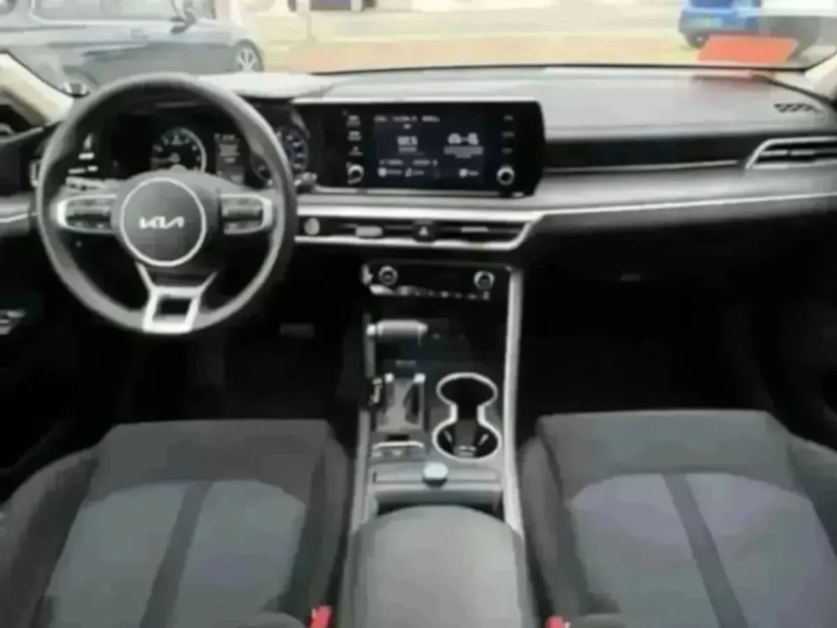 2023 Kia K5 LXS - Photo 22