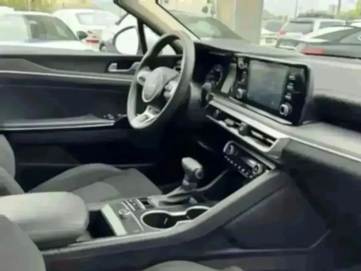 2023 Kia K5 LXS - Photo 31