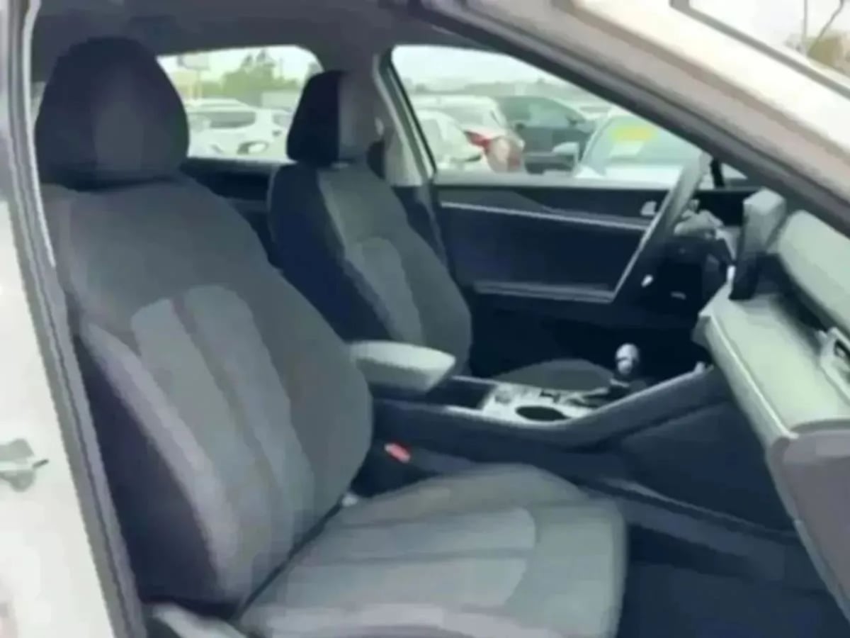 2023 Kia K5 LXS - Photo 34