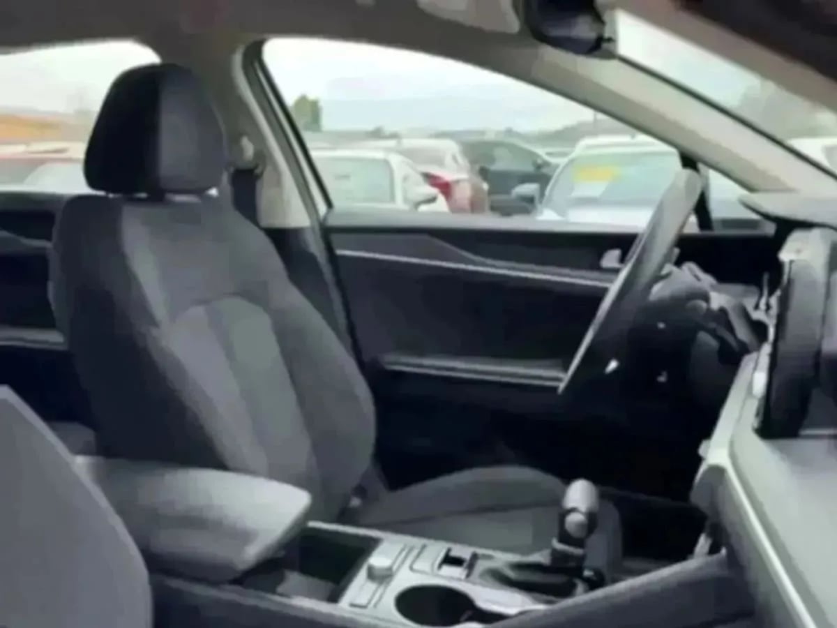 2023 Kia K5 LXS - Photo 35