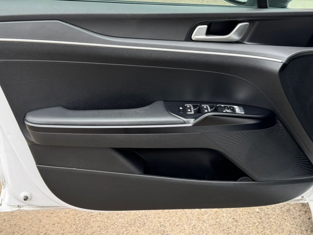 2023 Kia K5 LXS - Photo 65
