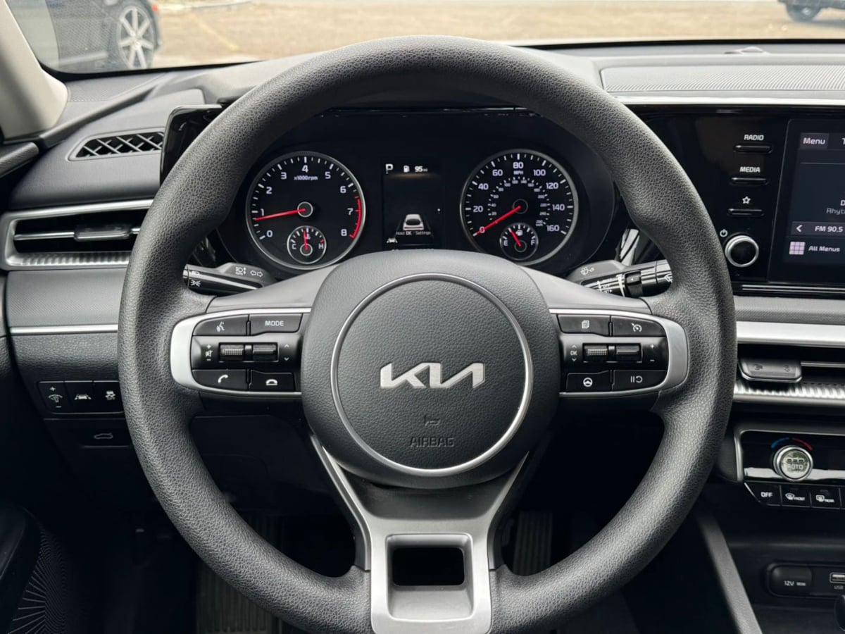 2023 Kia K5 LXS - Photo 70