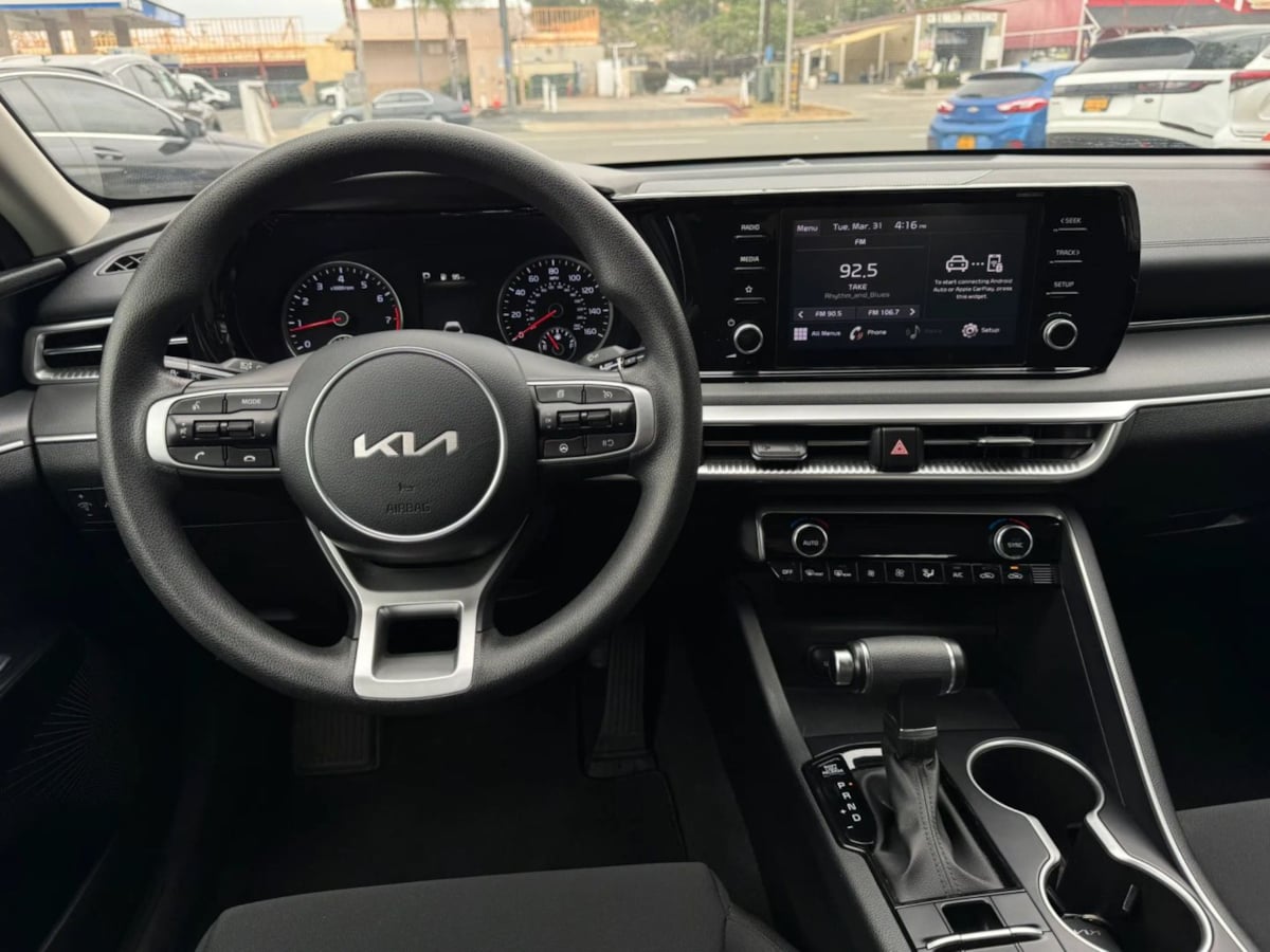 2023 Kia K5 LXS - Photo 71