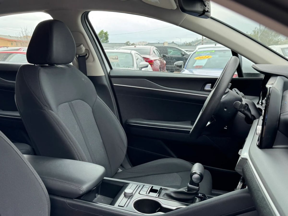 2023 Kia K5 LXS - Photo 85