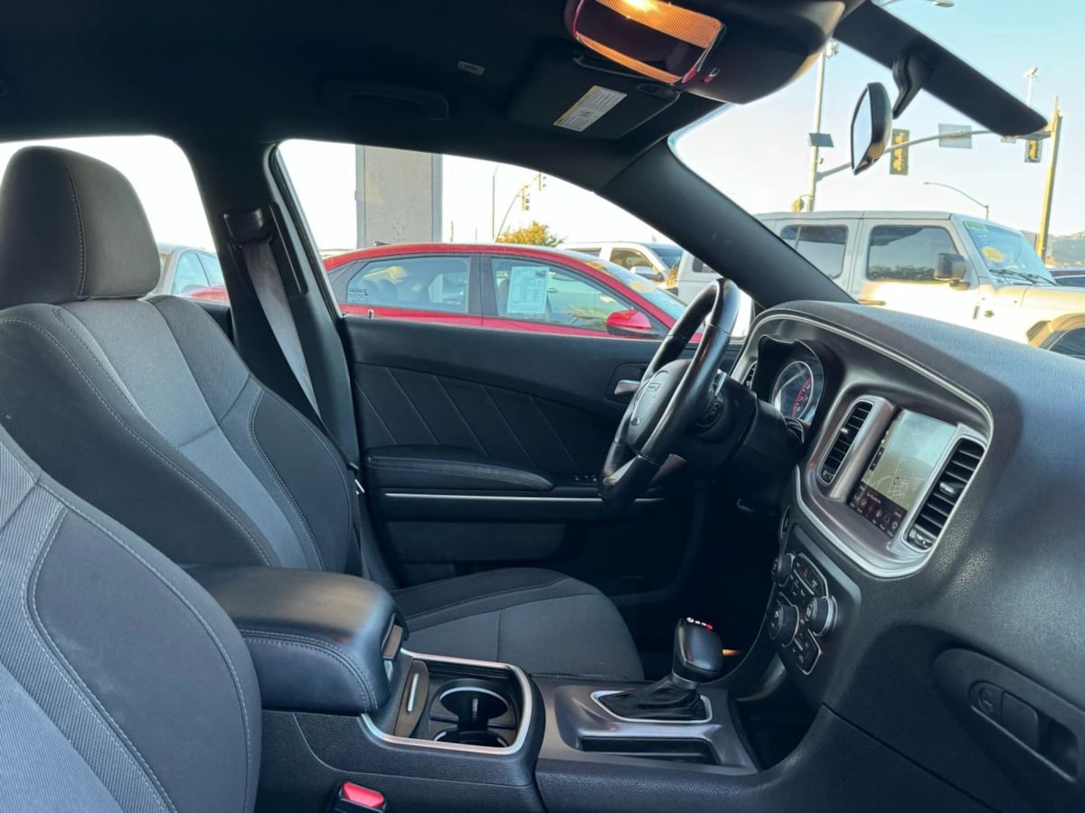 2022 Dodge Charger SXT - Photo 10