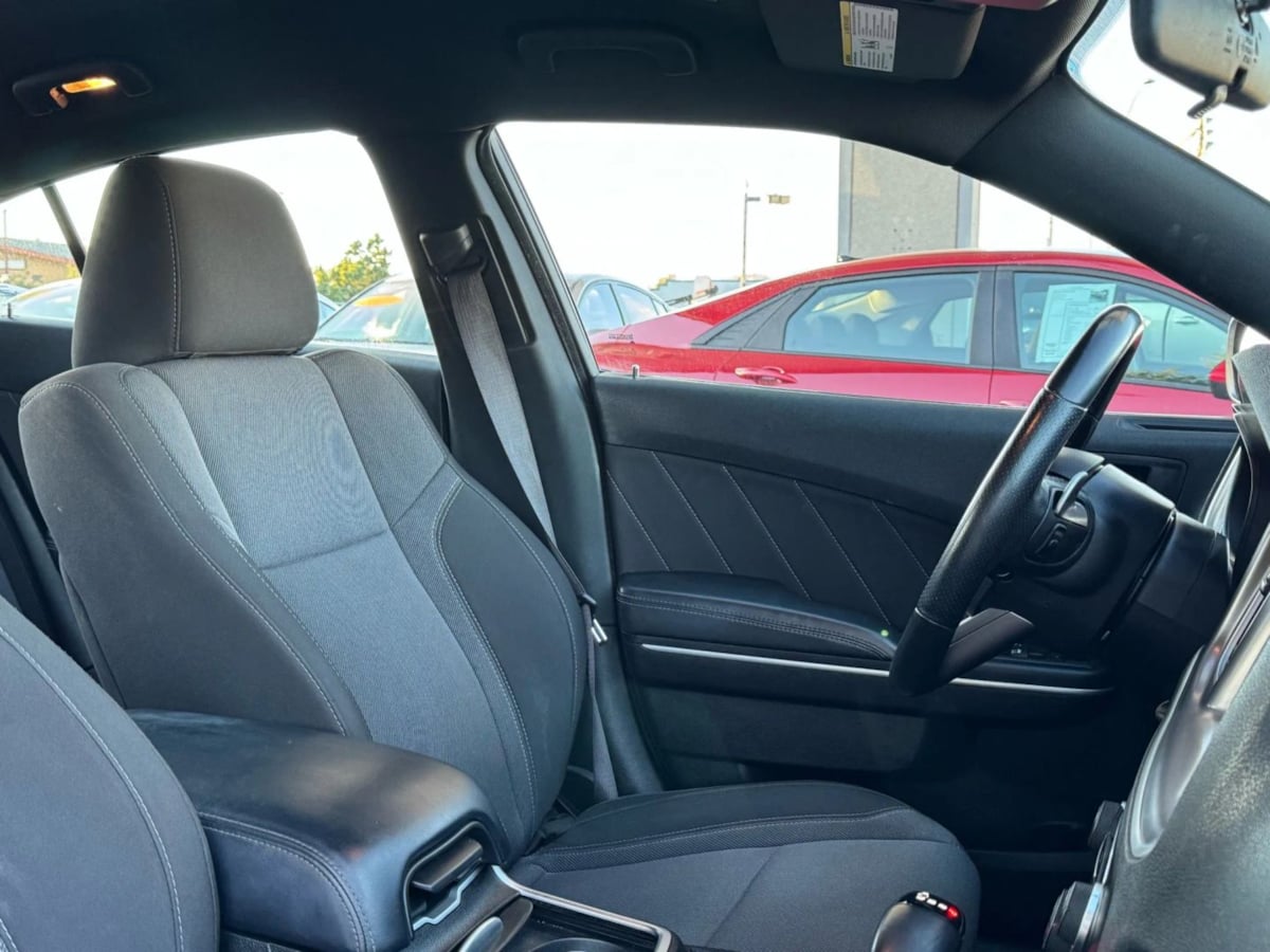 2022 Dodge Charger SXT - Photo 17