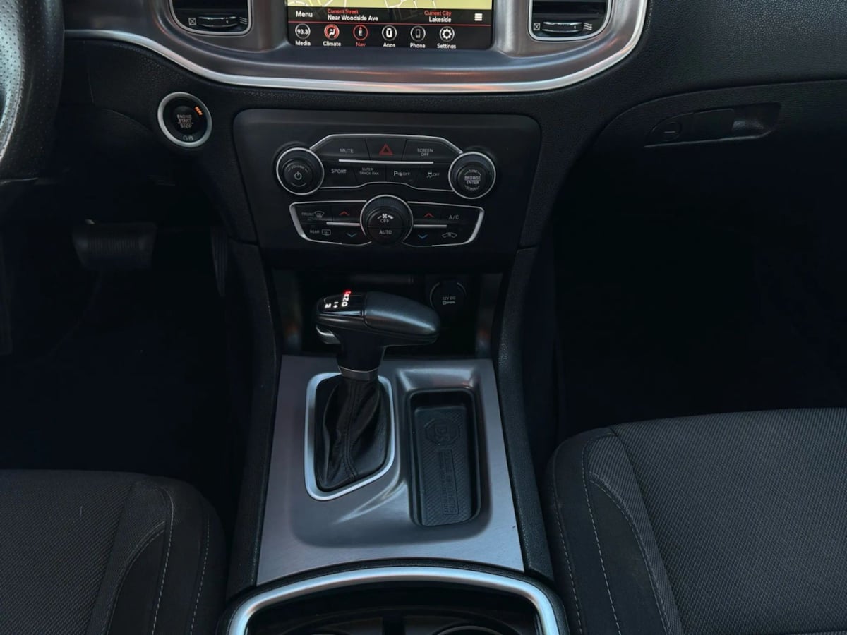 2022 Dodge Charger SXT - Photo 25