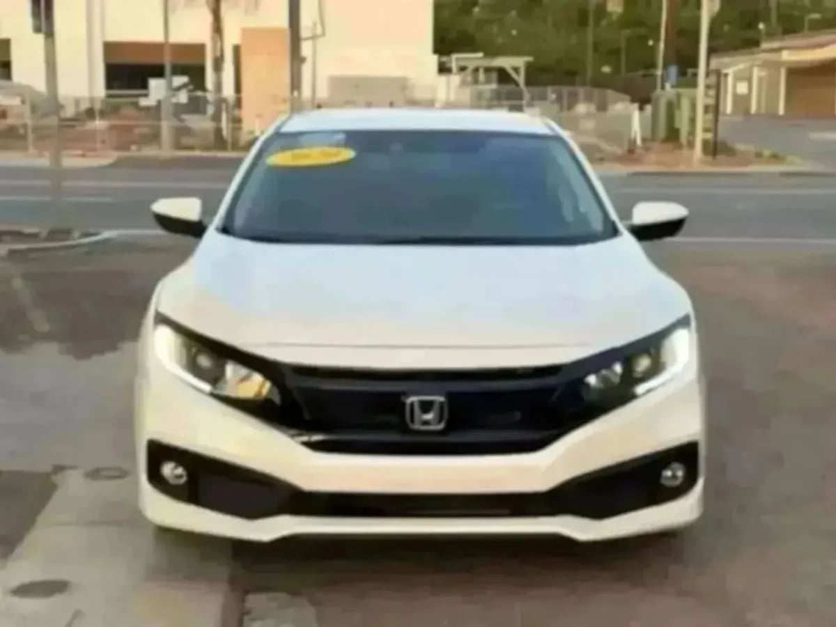 View vehicle photo 3