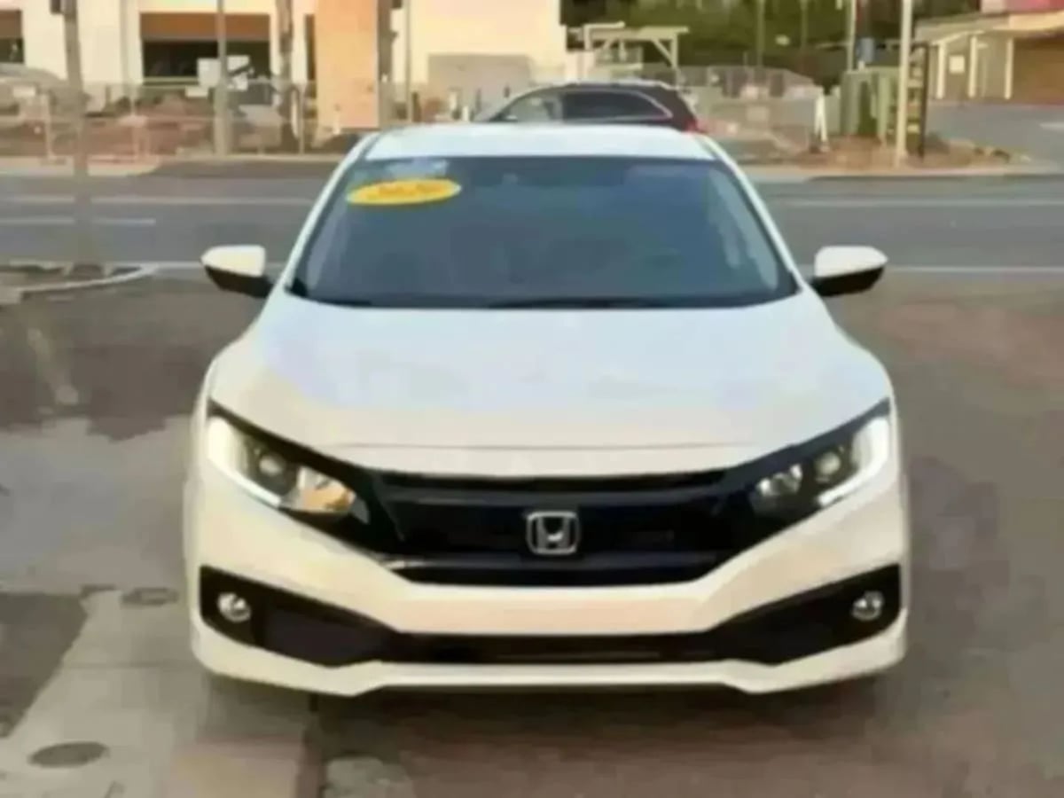 View vehicle photo 4