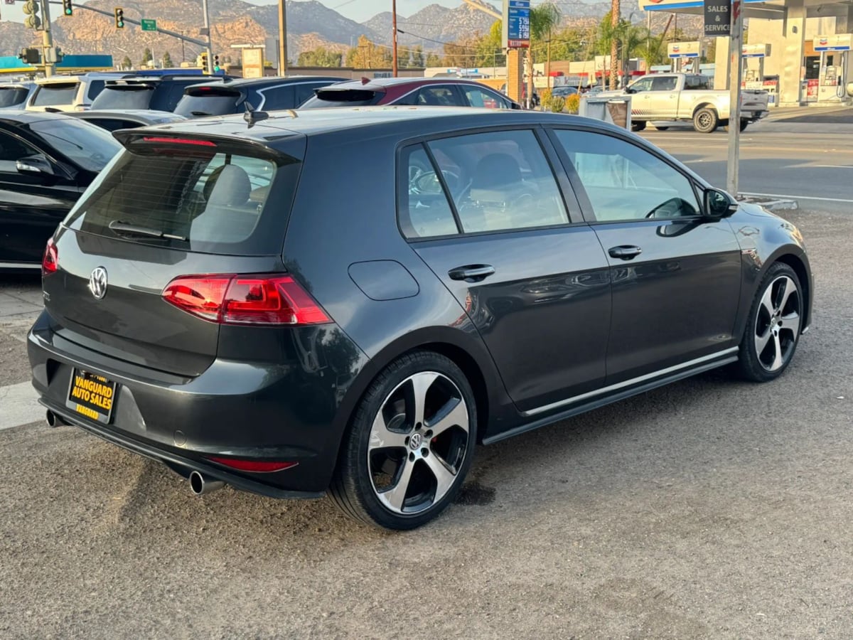 Photo 32 of this Volkswagen Golf GTI