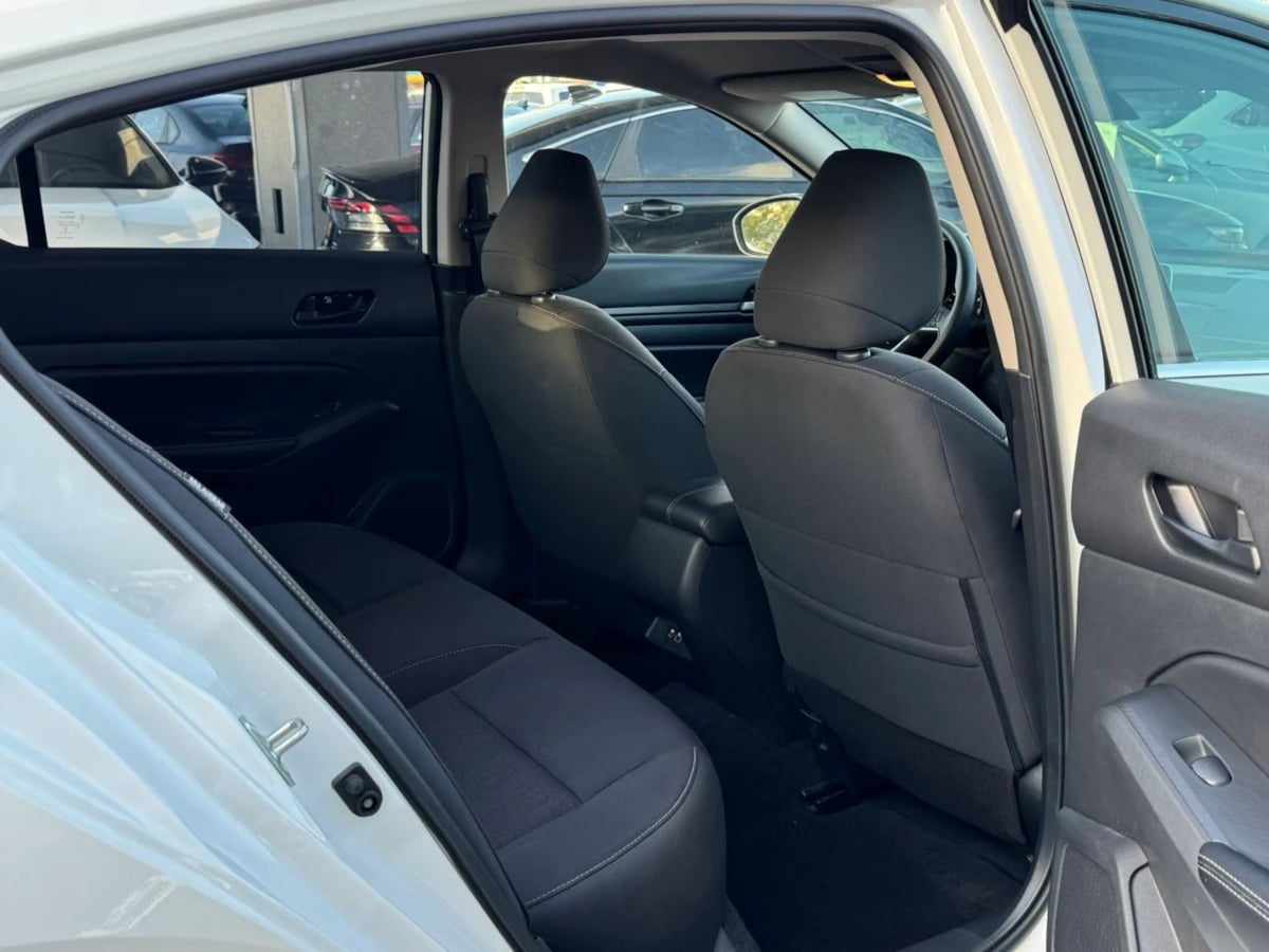 Photo 20 of this Nissan Altima