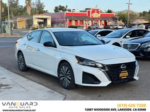 View 2025 Nissan Altima 