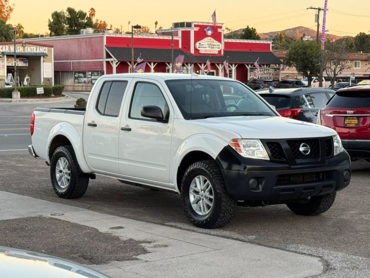 Photo 2 of this Nissan Frontier