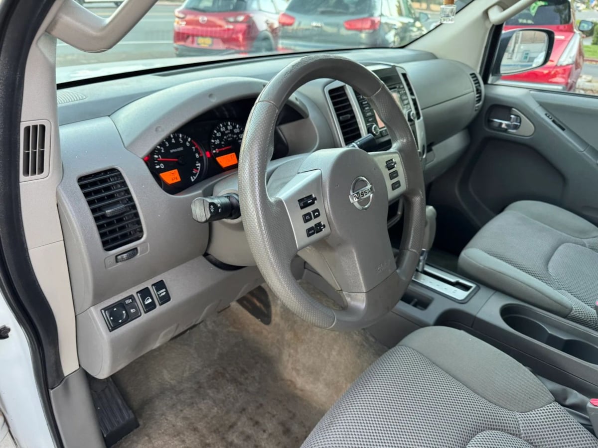 Photo 11 of this Nissan Frontier