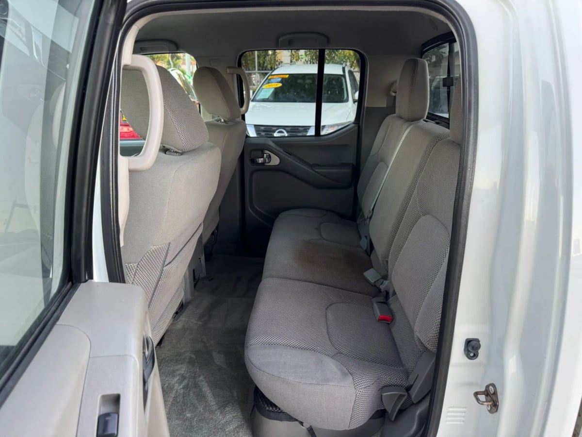 Photo 15 of this Nissan Frontier