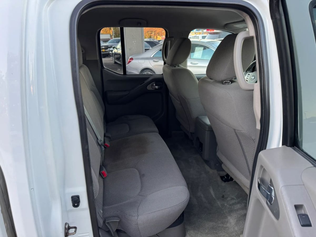 Photo 22 of this Nissan Frontier