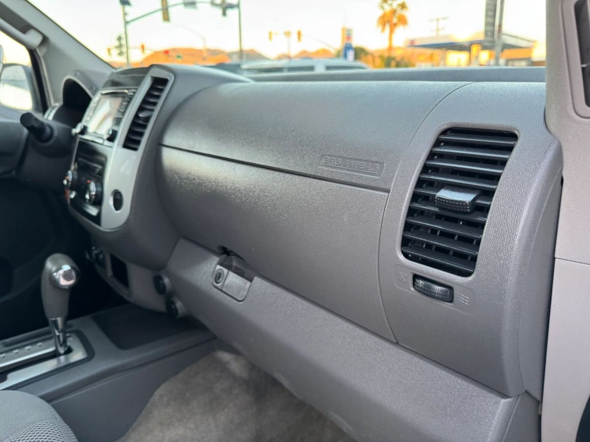 Photo 25 of this Nissan Frontier