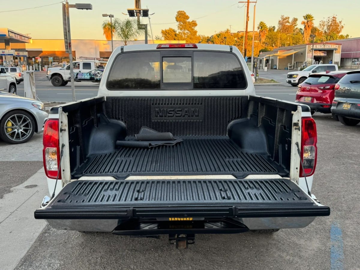 Photo 33 of this Nissan Frontier