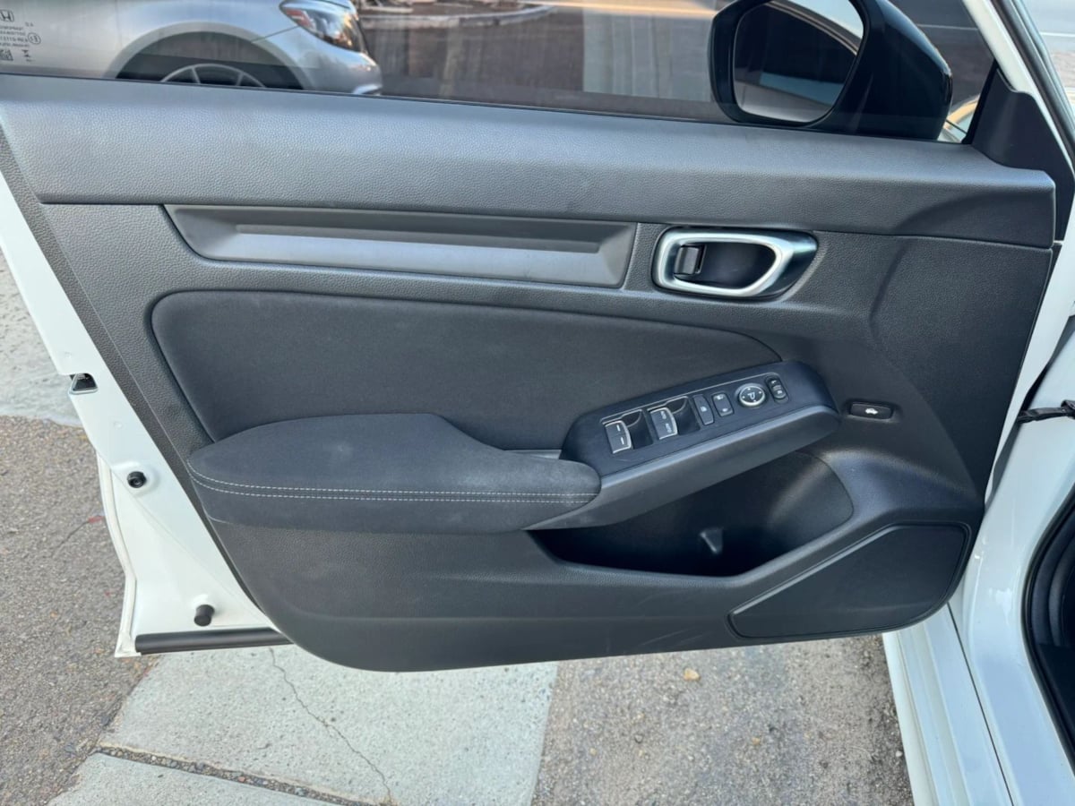 Photo 13 of this Honda Civic Sedan