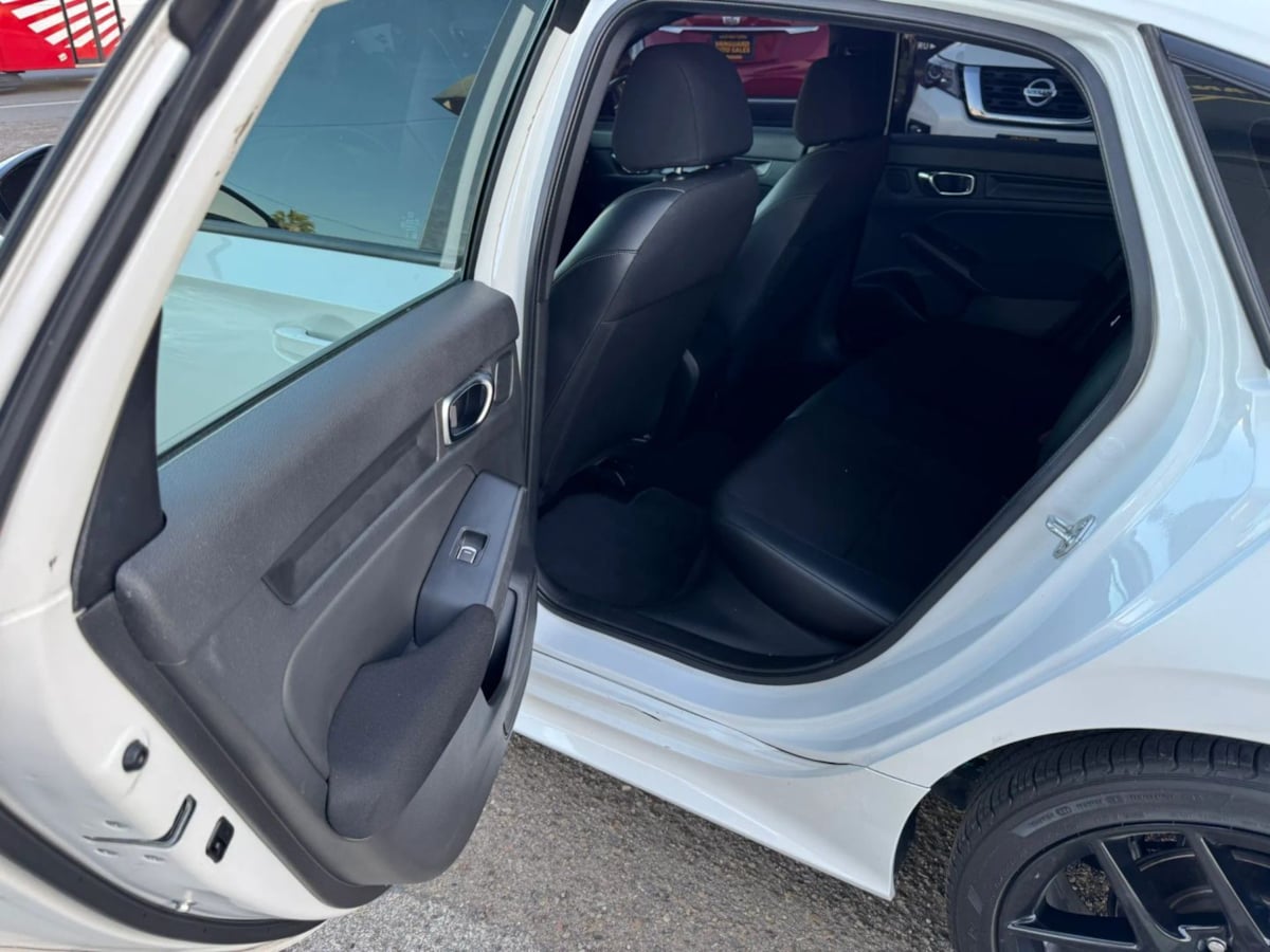 Photo 14 of this Honda Civic Sedan