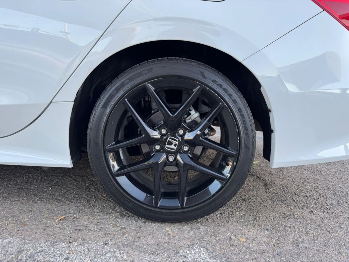 Photo 37 of this Honda Civic Sedan