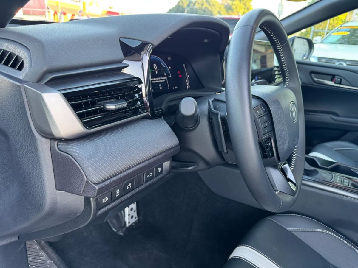 Photo 11 of this Toyota Camry