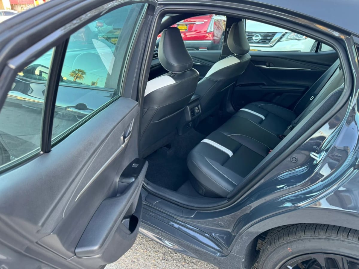 Photo 14 of this Toyota Camry