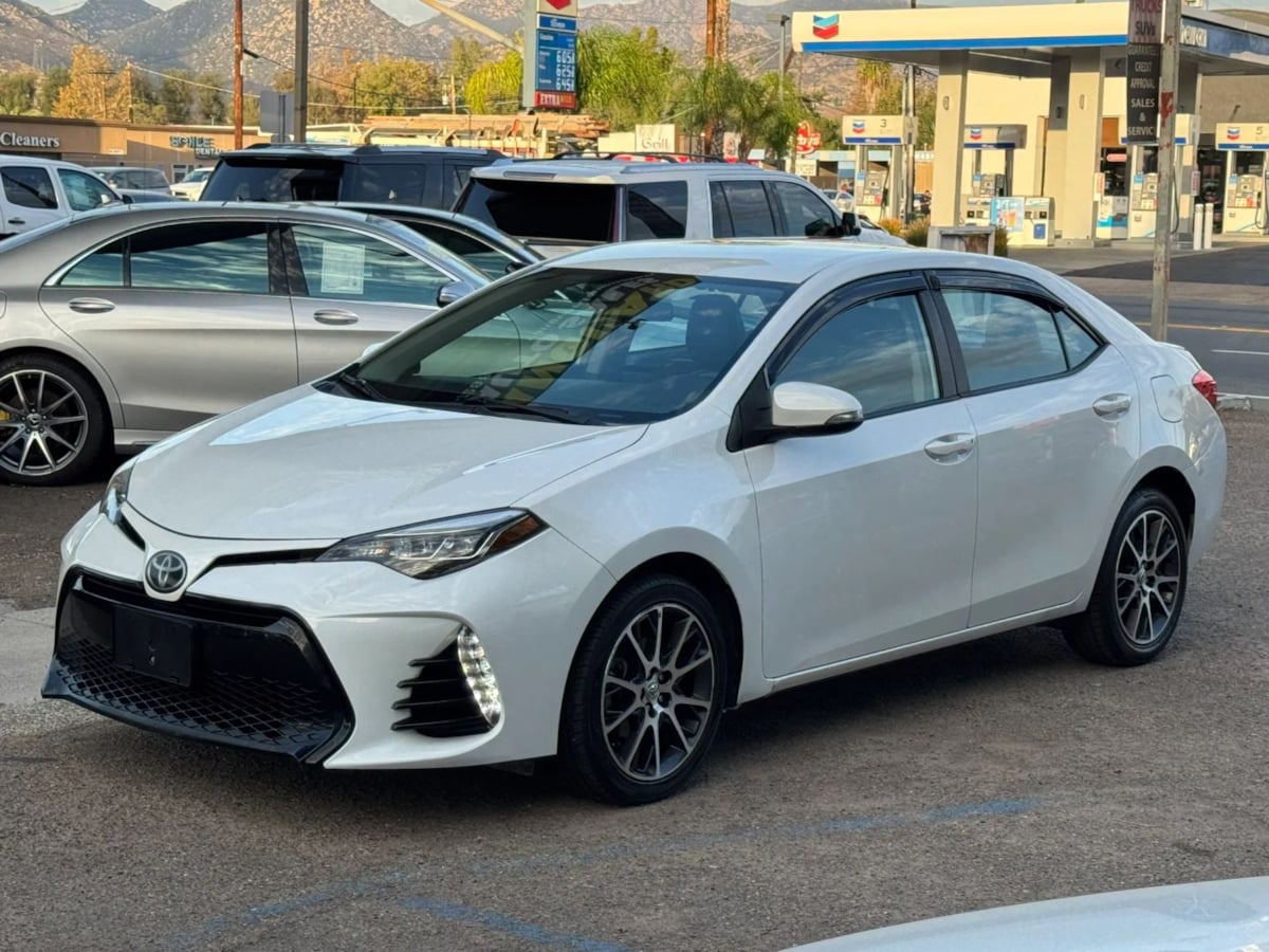 Photo 4 of this Toyota Corolla