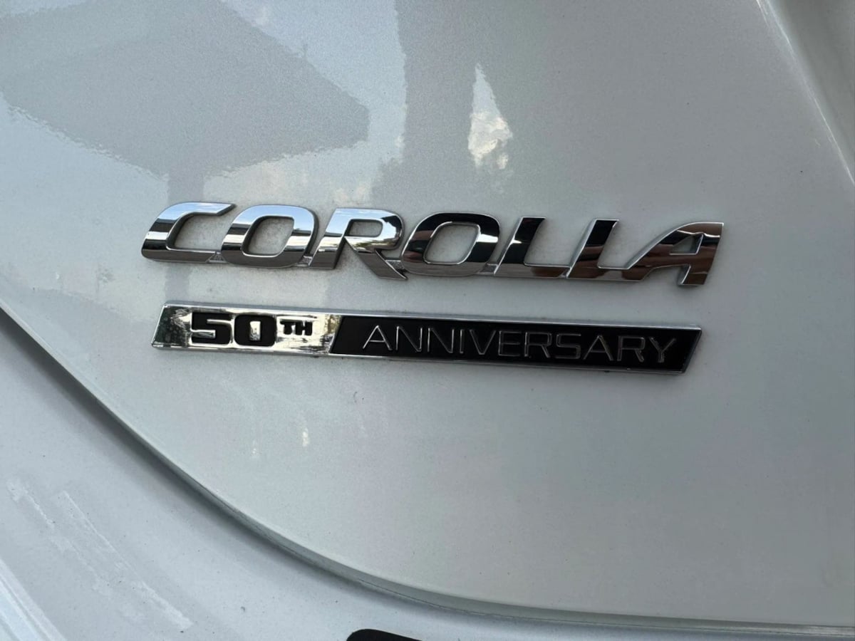 Photo 28 of this Toyota Corolla