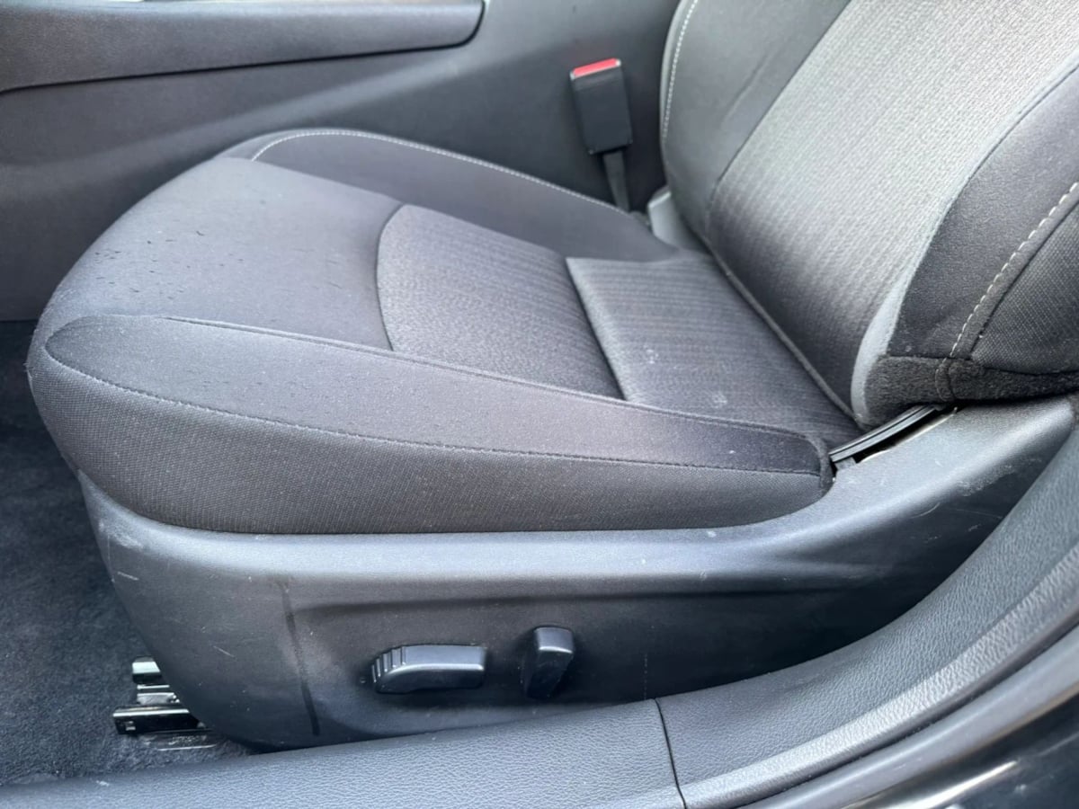 Photo 13 of this Nissan Altima