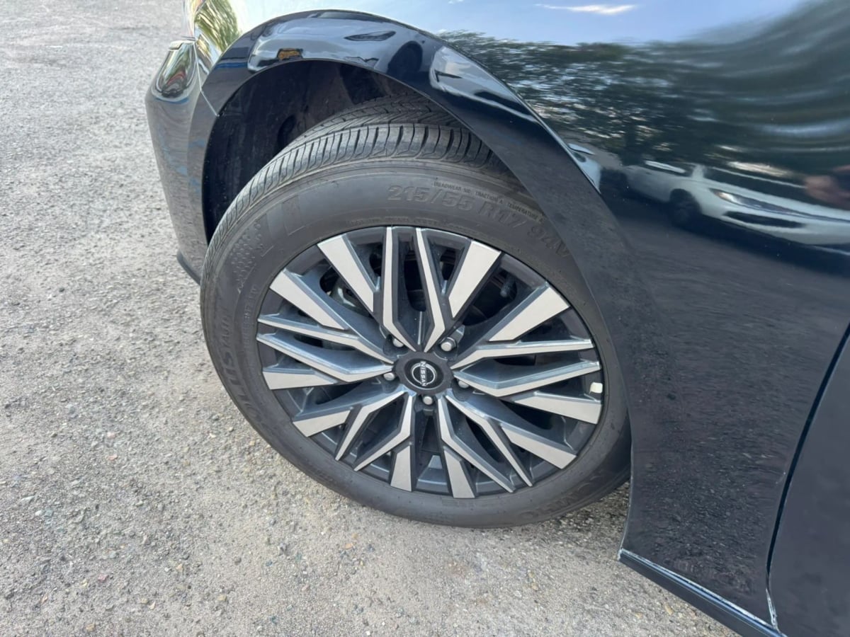 Photo 29 of this Nissan Altima