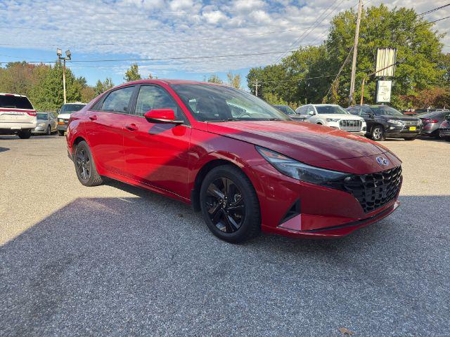 2023 Hyundai Elantra SEL - Photo 3
