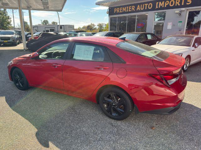 2023 Hyundai Elantra SEL - Photo 5