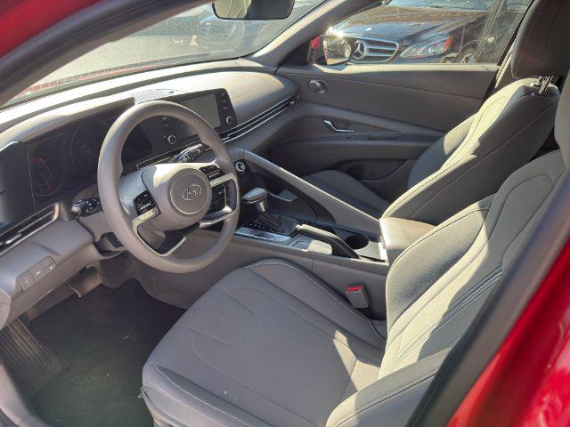 2023 Hyundai Elantra SEL - Photo 8