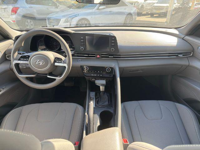 2023 Hyundai Elantra SEL - Photo 9