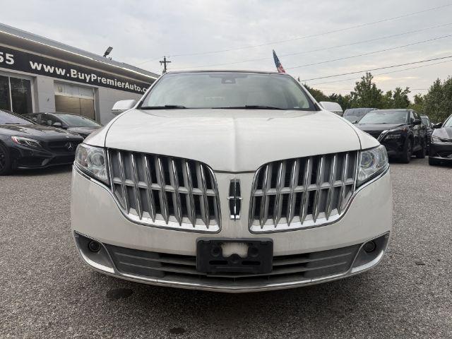 Photo 2 of this Lincoln MKT